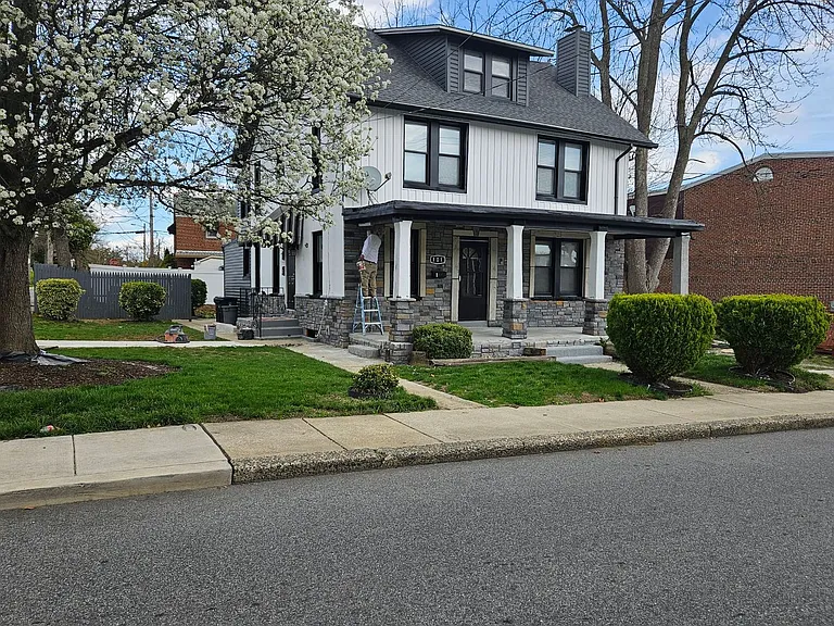 101 E 35th St — Photo 3