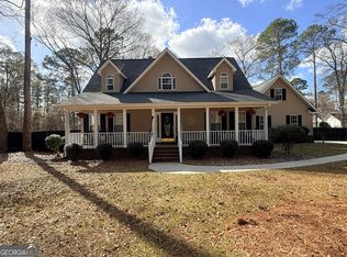 1523 Country Walk Dr, Statesboro, GA 30458