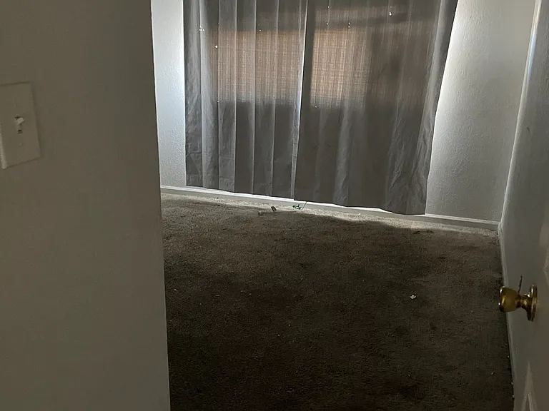 2928 Peachtree Dr #4 — Photo 6