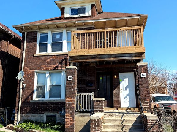 30 W Henry St