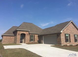 239 Royal Oak Blvd, Thibodaux, LA 70301