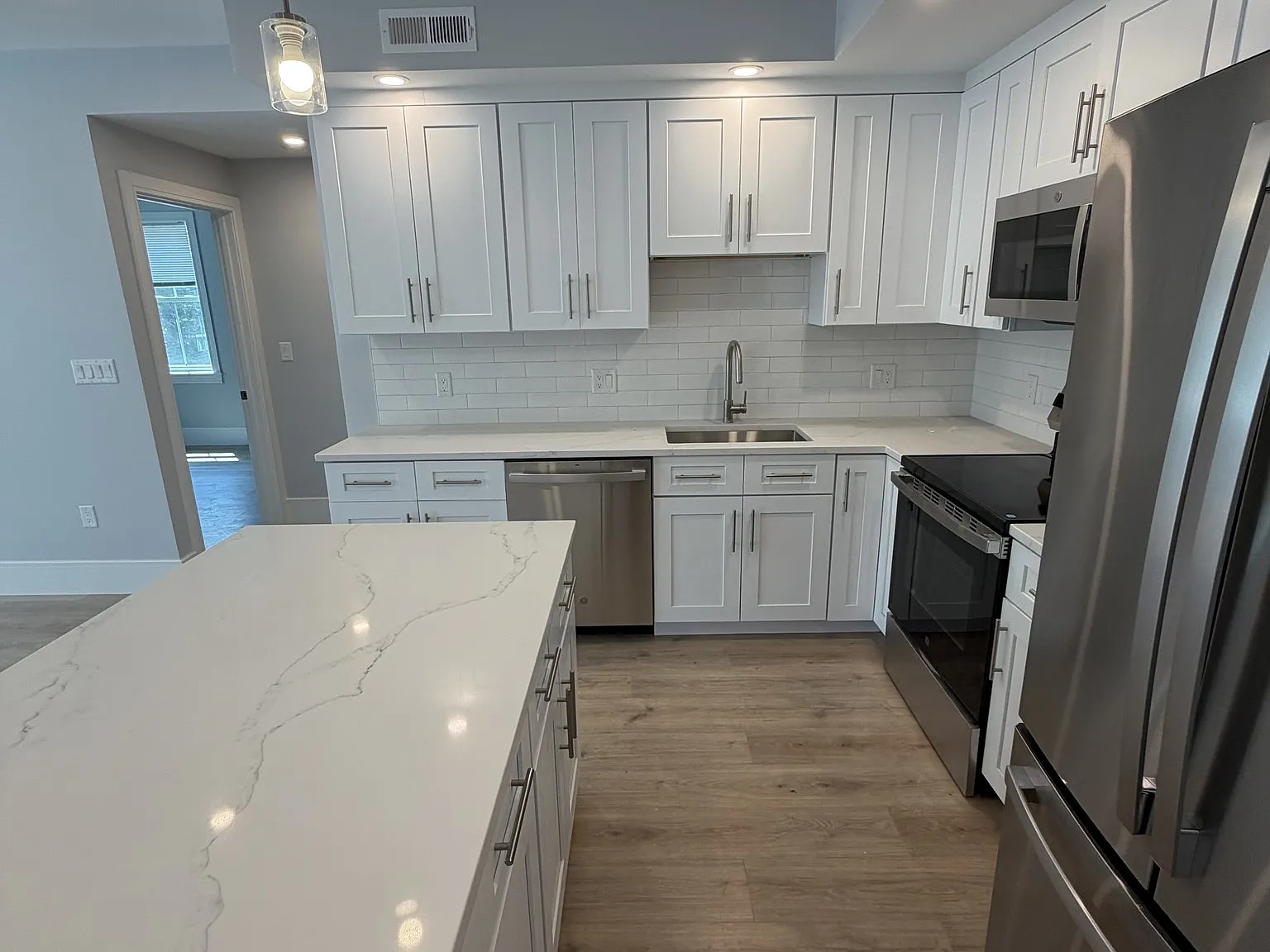 2 bed, 1200 sqft, $3,700 — Photo 3