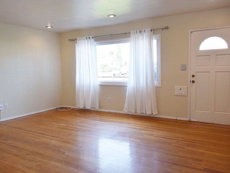 1st image of 2135 Thomas Ave #0