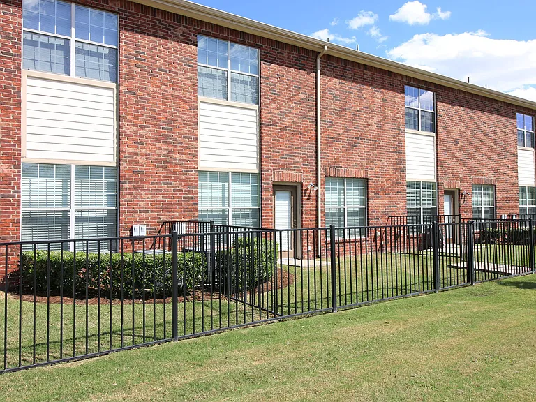 Oaks Estates of Coppell — Photo 44