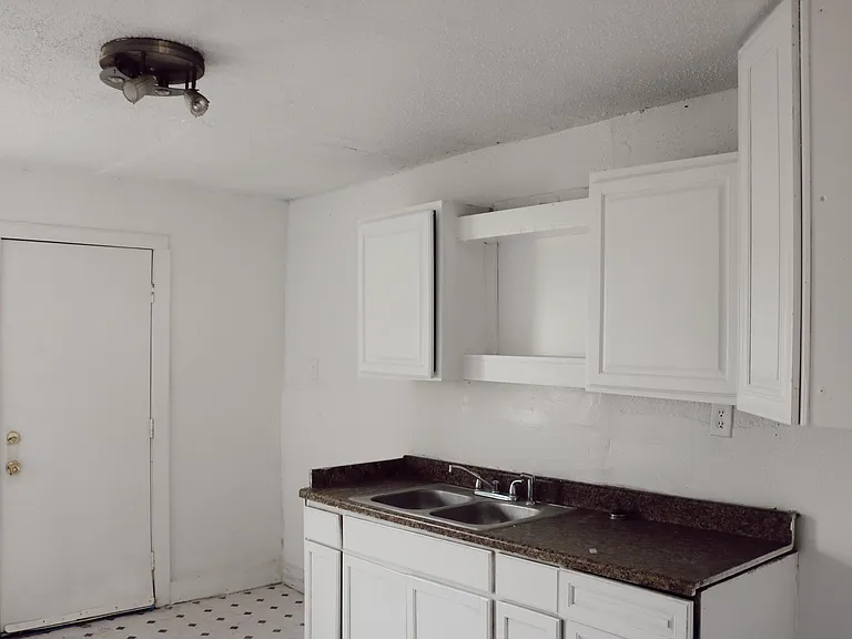 5425 Cavalcade St #4 — Photo 1