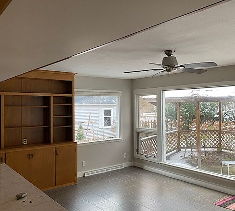 2nd image of 300 E Lincoln Ave
