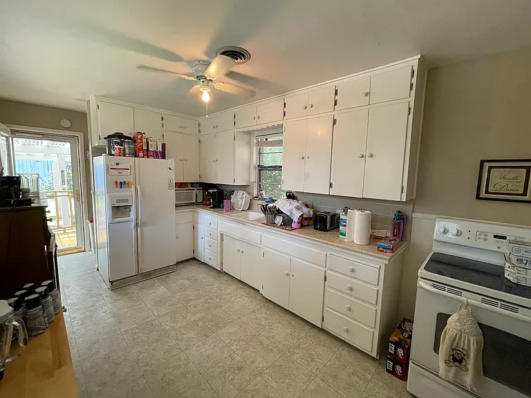 1419 Linden Dr — Photo 5