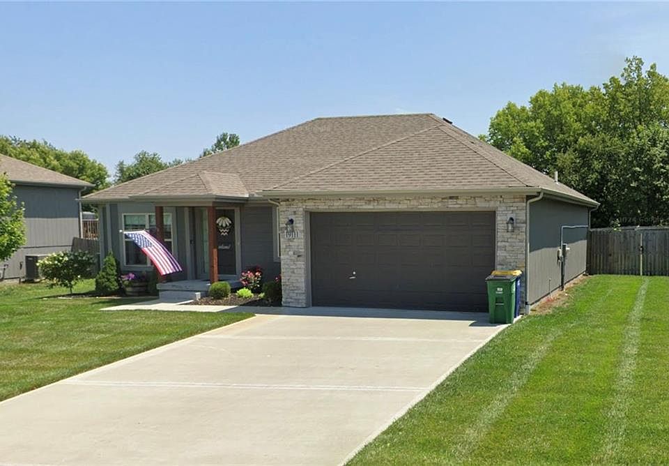 1st image of 19111 NE Switchgrass Dr