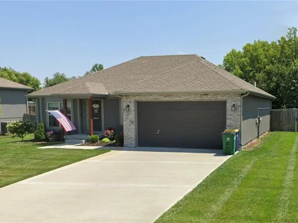 19111 NE Switchgrass Dr, Smithville, MO 64089