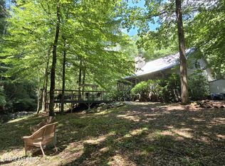 1316 E Millers Cove Rd, Walland, TN 37886