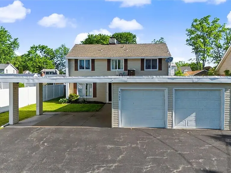9326 Rivershore Dr — Photo 1