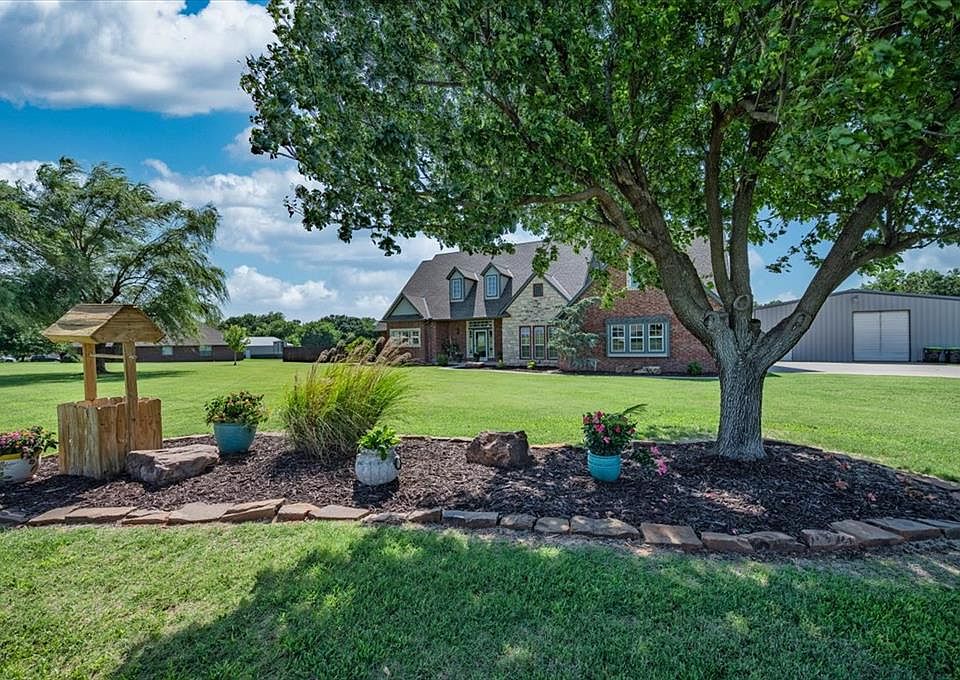 1st image of 8277 Rockcliff Way