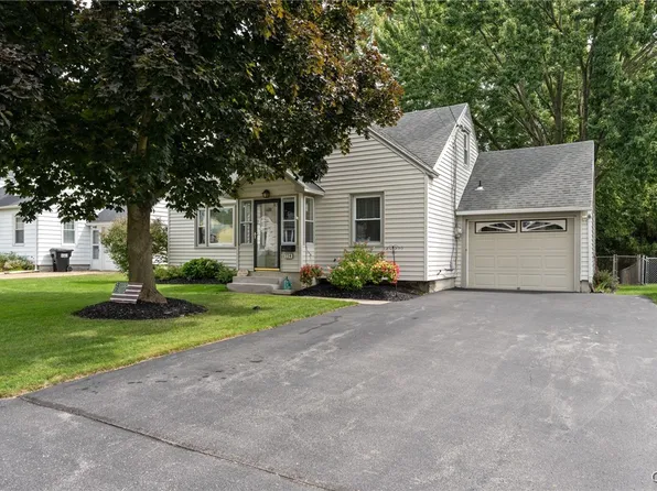 114 Chestnut Hill Dr, Liverpool, NY 13088