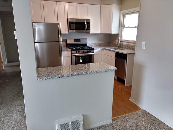 2nd image of 25280 Rose St