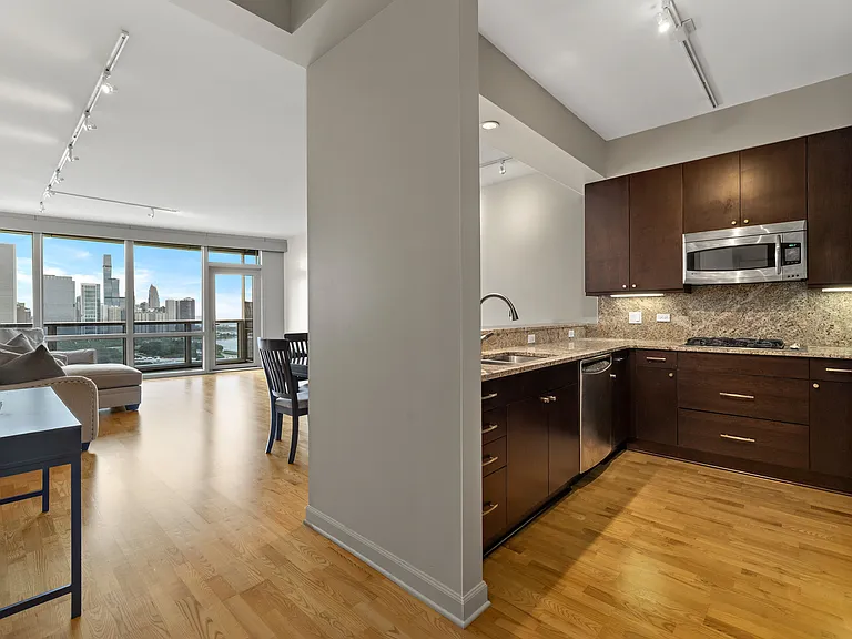 1211 S Prairie Ave #3205 — Photo 8
