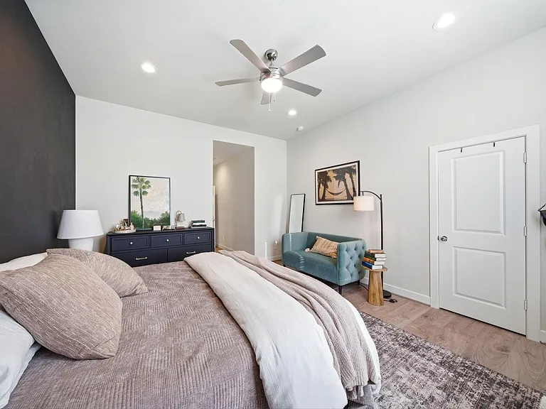 5929 Haring Ln — Photo 13