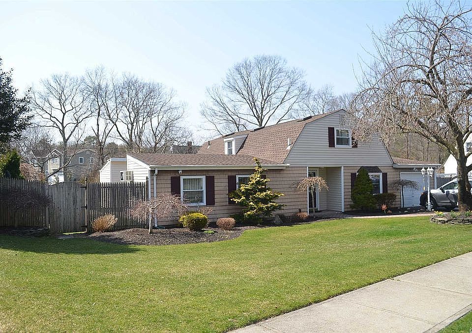 1st image of 24 Baylor Dr