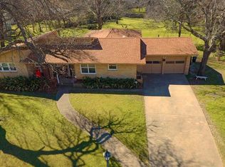 22 Brook Forest Ct, Hurst, TX 76053