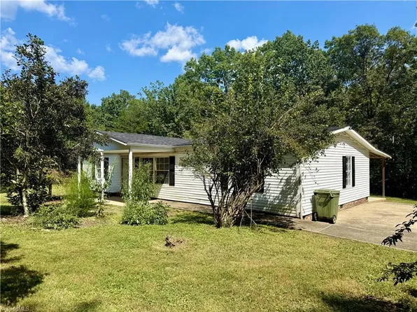185 Marlin Blvd, Mount Airy, NC 27030