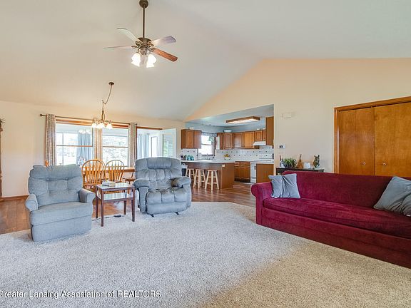 5th image of 1541 Stonehaven Dr
