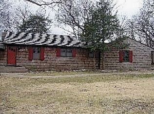 6327 Robinhood Ln, Merriam, KS 66203