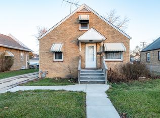 49 S Lewis Ave, Waukegan, IL 60085