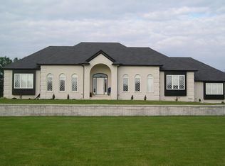 8097 Lexington Way, North Ridgeville, OH 44039