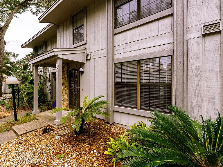 9 Oakwood Park — Photo 3