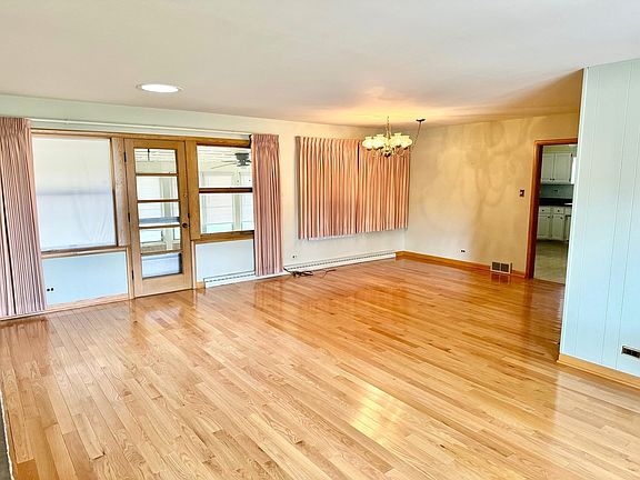5th image of 6207 W 127th Pl