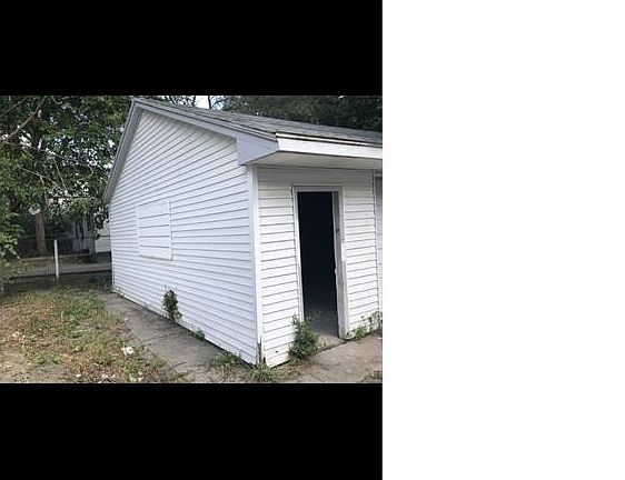 5th image of 17708 Pembroke Ave