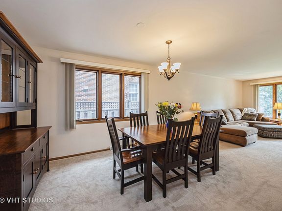 4th image of 826 Robinhood Ln