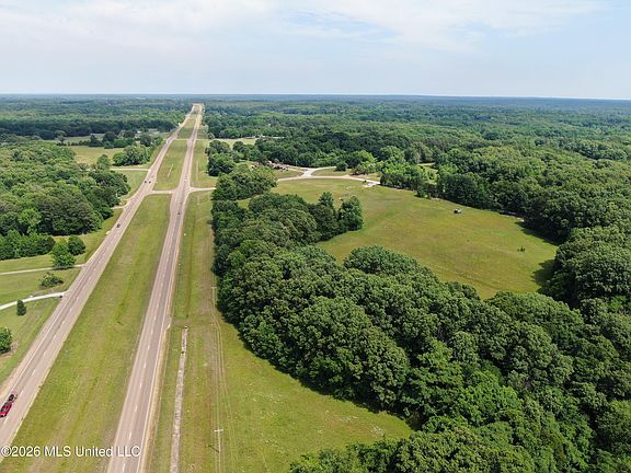 5th image of 100 Boswell Rd
