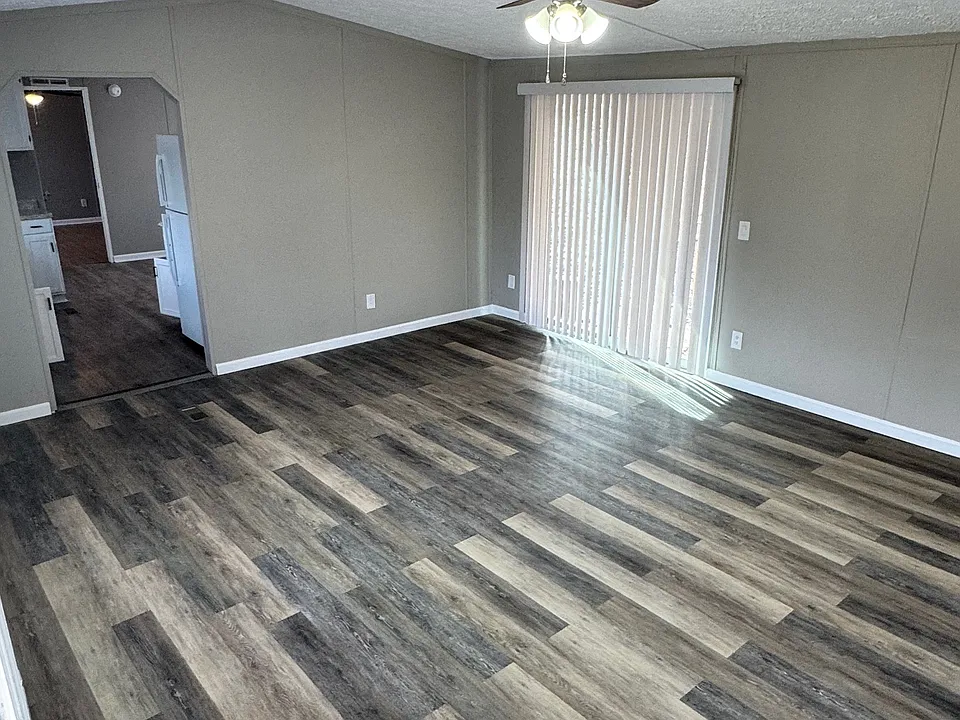 21 Cypress Ln