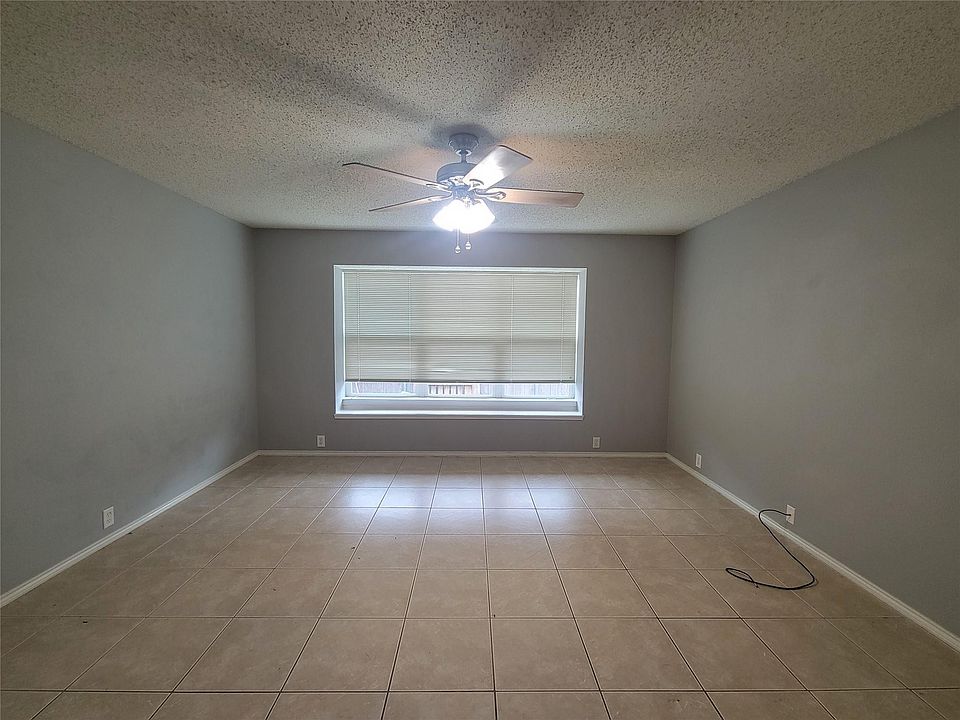 1st image of 1411 Dundee Dr