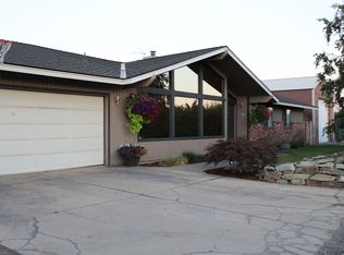 320 Ridgeview Ln, Wapato, WA 98951