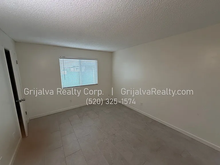 2451 E Mitchell St — Photo 6