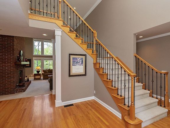 3rd image of 4621 Blarney Dr NE