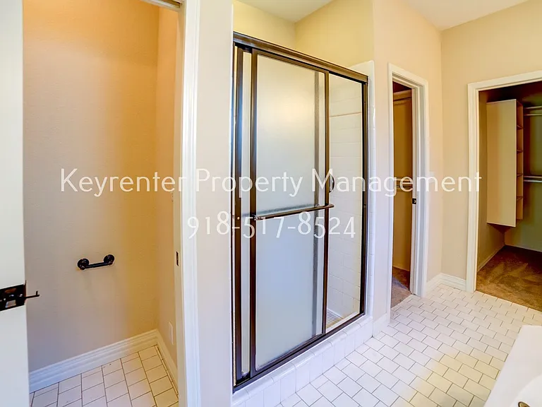 10119 S College Pl — Photo 25