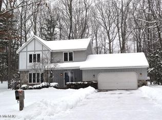1759 Chateau Dr SW, Wyoming, MI 49519