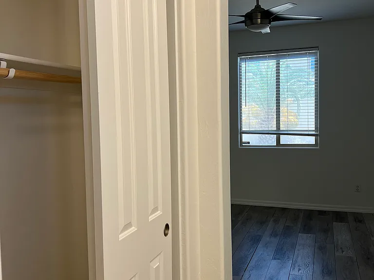 2901 E Iris Dr — Photo 24