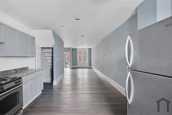 2212 W Fayette St