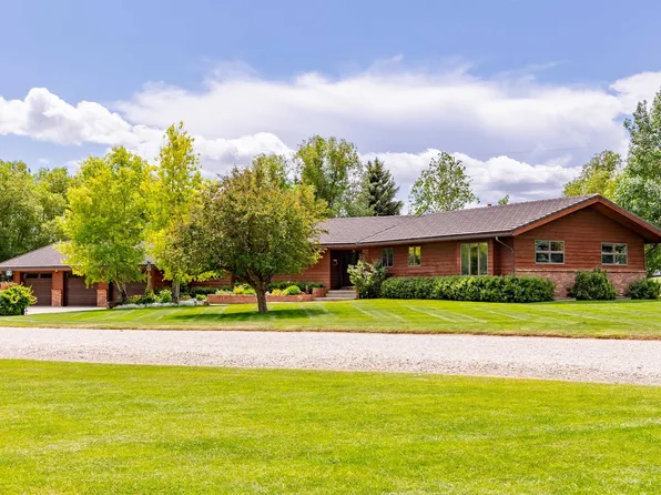 136 McCullough Dr, Cody, WY 82414