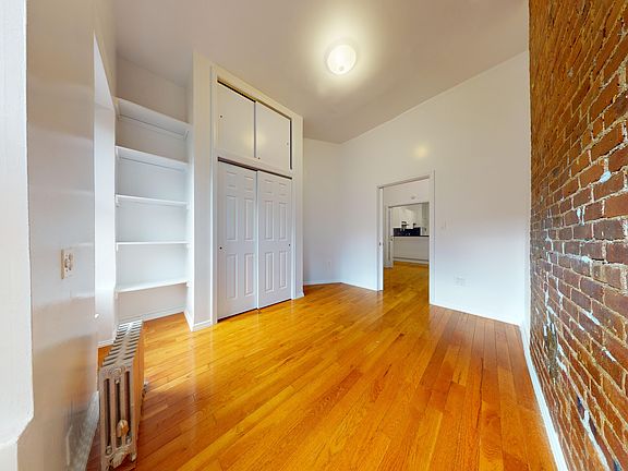 3rd image of 527 W 46th St #20