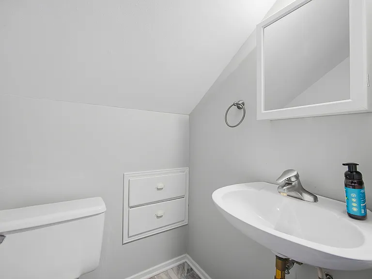 406 Tarrington Rd — Photo 22