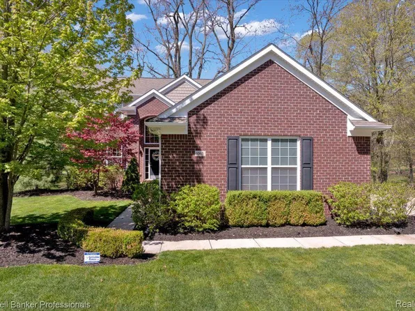 1060 Tinley Blvd, Oxford, MI 48371