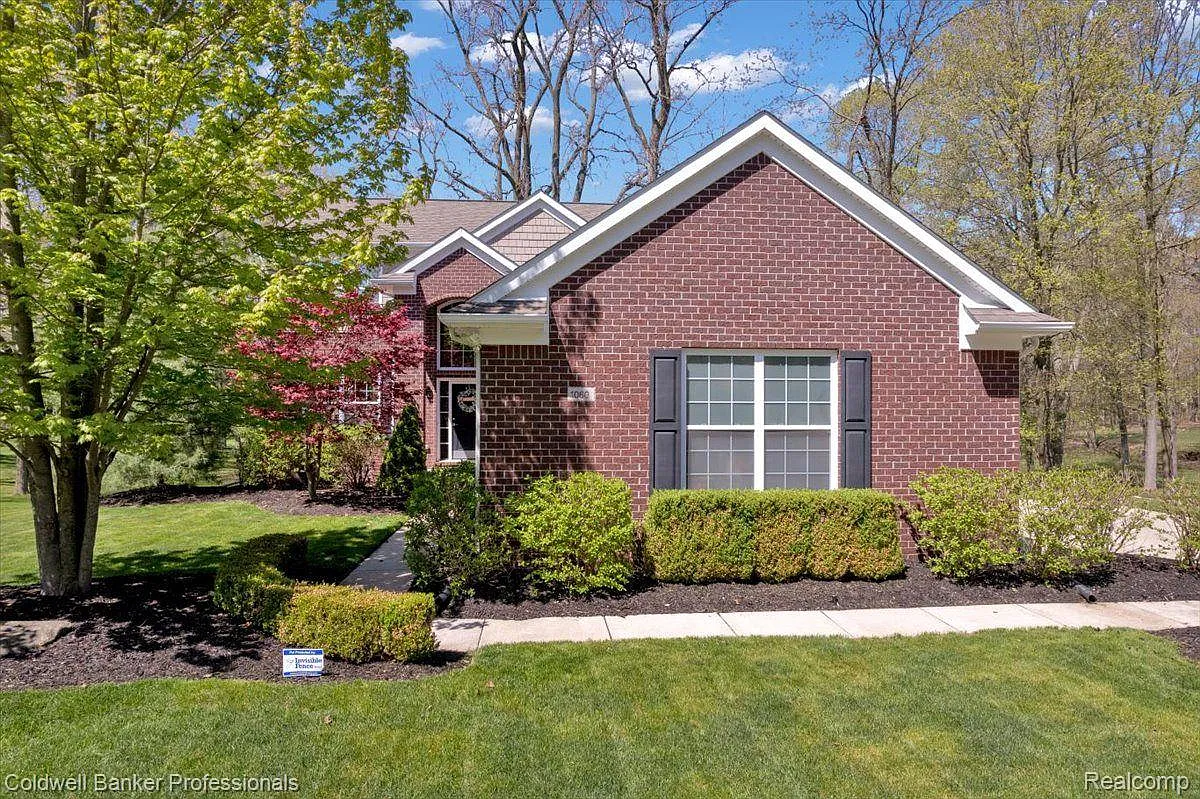 1060 Tinley Blvd photo 1