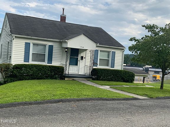 3rd image of 1944 Norway St