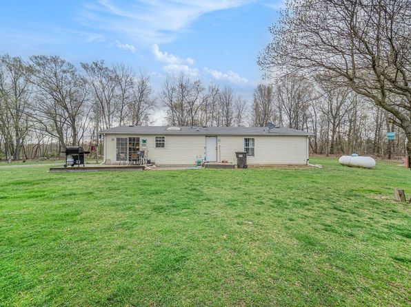 1961 E Goose Lake Rd, Jonesville, MI 49250