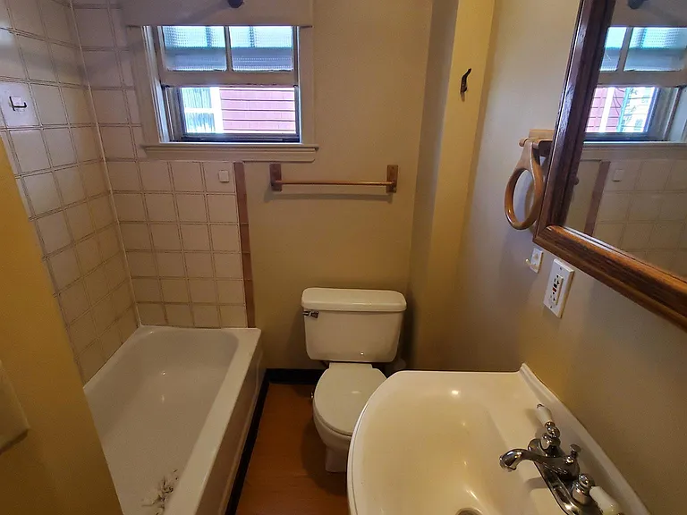 28 Claremon St #3 — Photo 8