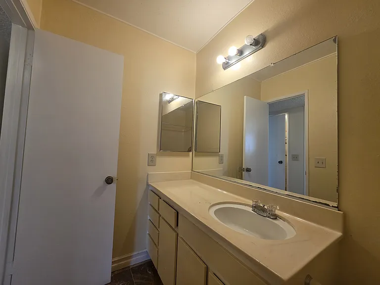 5055 Coldwater Canyon Ave #213 — Photo 14